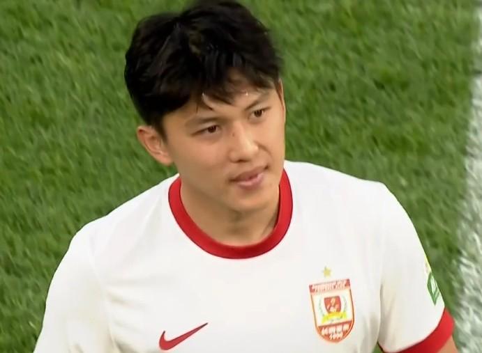 九游体育赛程-博主:大连英博有意租借王禹,长春亚泰要求先续约再外租