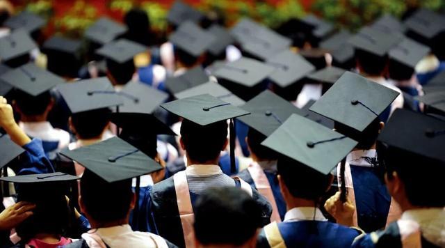 九游体育赛程-学费暴跌15万,招生难了?